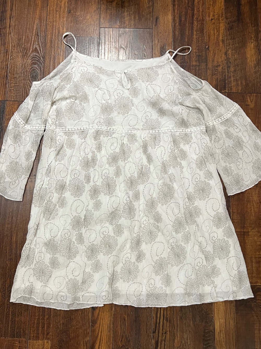 Avenue White Tunic with Beige Floral Embroidery
